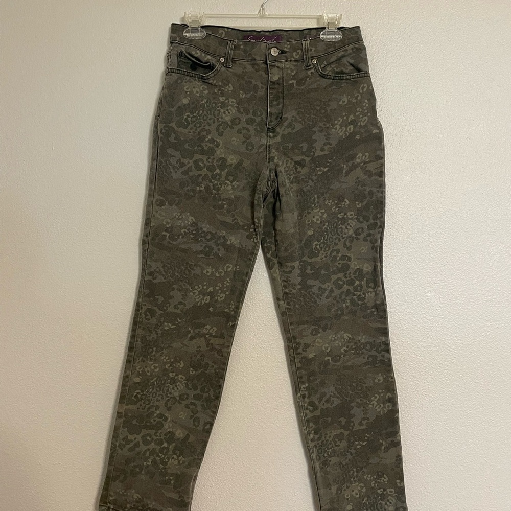 Gloria Vanderbilt Green Camouflage Ankle Jeans